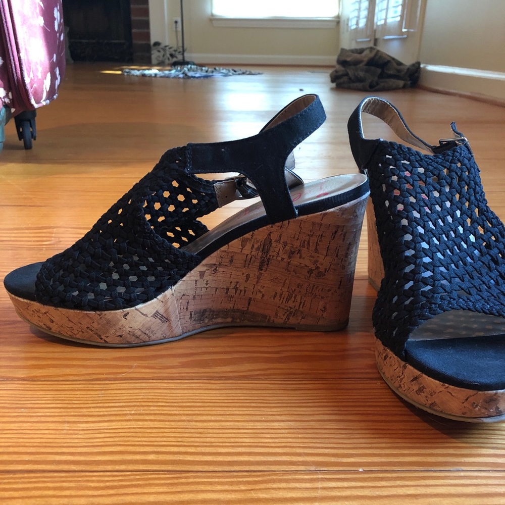 Black Wedge